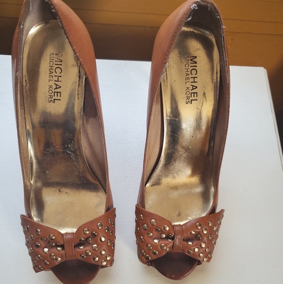 Michael Kors matching bag and shoe. - Picture 6 of 8